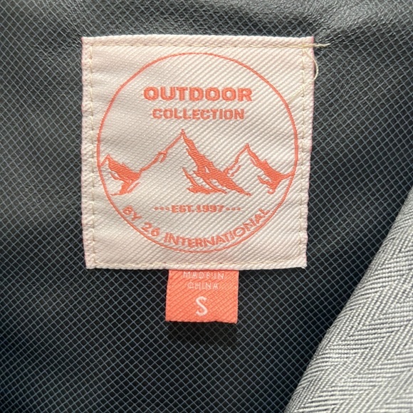Outdoor Collection By 26 International Gray Jacket with Hood - Picture 3 of 13